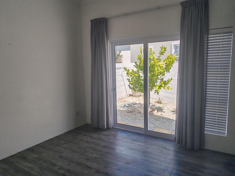 2 Bedroom Property for Sale in Sandbaai Western Cape